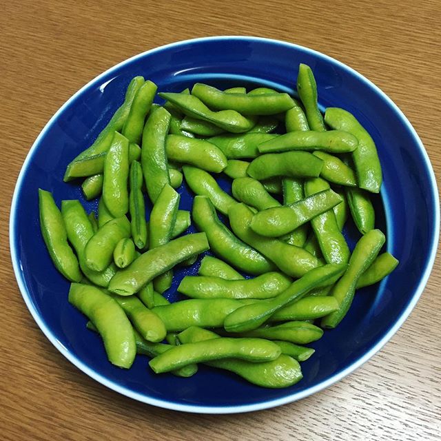 1週間で3回ぐらい枝豆茹でたんじゃなかろか。友達がアップしてたの見てから茹で方真似した。時短でうまー。